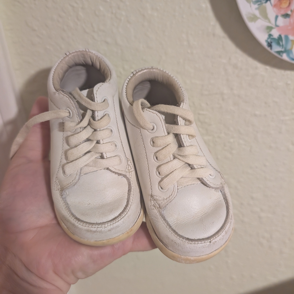 💥3/$24 Vintage Stride‎ Rite White Sneakers